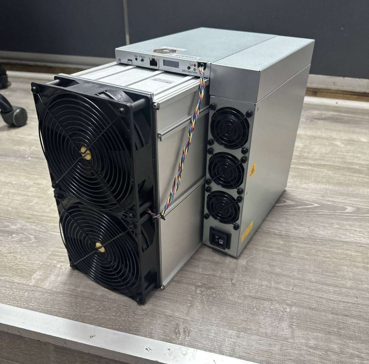 US Stock – Used Bitmain Antminer S21 XP 270Th/s 3650W – Bitcoin Miner – Input Voltage 220~277V | EndlessMining image